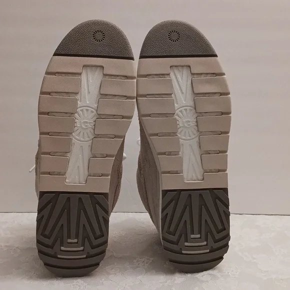 UGG size 11 men's cream and tan casual platfrom sneakers.